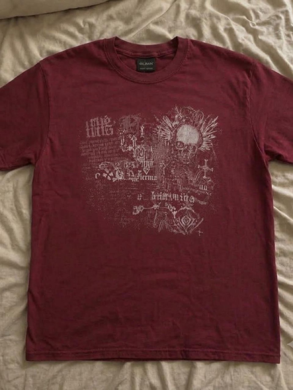 Gildan Men's Burgundy Short Sleeve Skull Graphic Tee